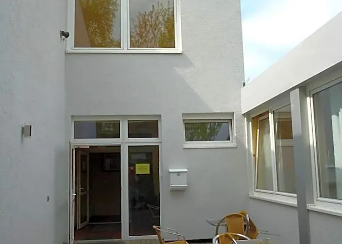 Herberg Bergedorf Haus 9 *